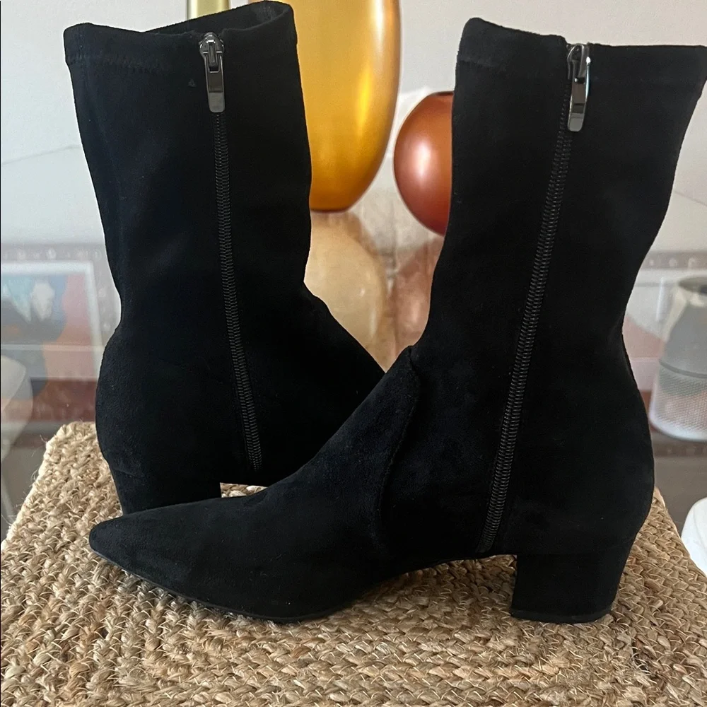 Chic Black Heeled Boots for Women - Picture 12 of 13